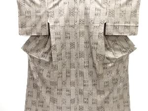 未使用品　仕立て上がり　縞に古典柄織り出し本場泥大島紬着物(5マルキ)